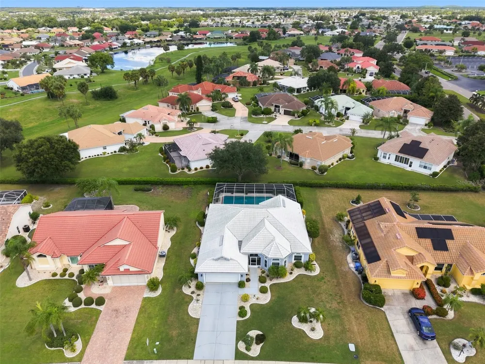 2252 NEW BEDFORD DRIVE Sun City Center, FL 33573