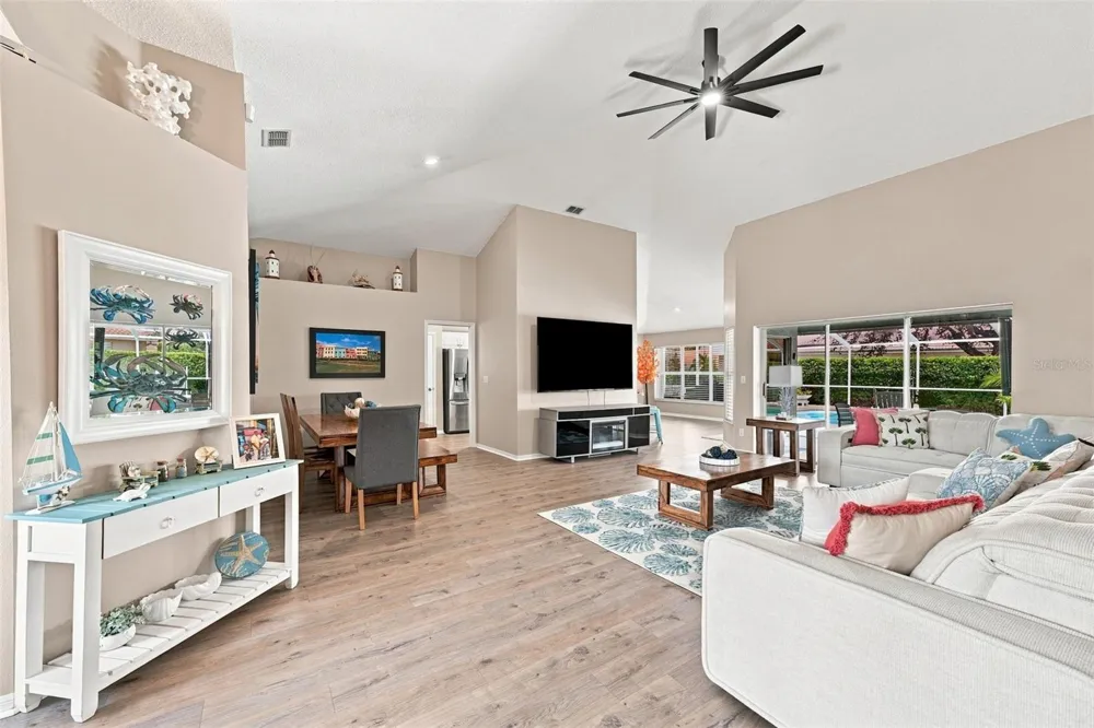 2252 NEW BEDFORD DRIVE Sun City Center, FL 33573