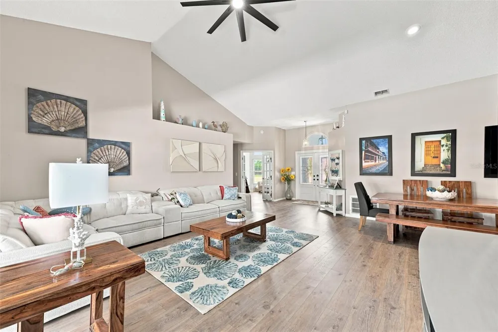 2252 NEW BEDFORD DRIVE Sun City Center, FL 33573
