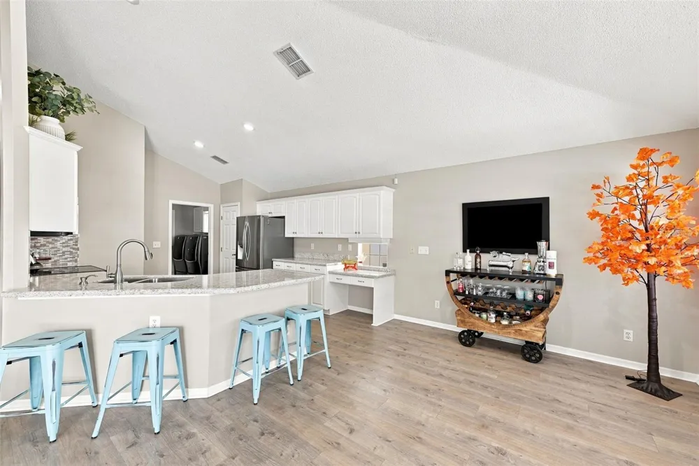 2252 NEW BEDFORD DRIVE Sun City Center, FL 33573