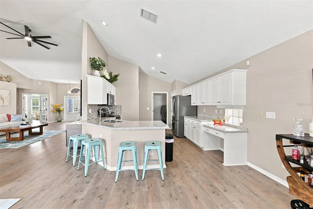 2252 NEW BEDFORD DRIVE Sun City Center, FL 33573
