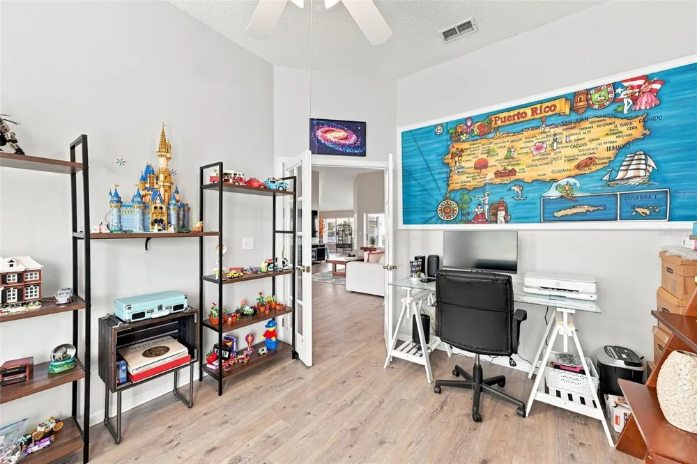 2252 NEW BEDFORD DRIVE Sun City Center, FL 33573
