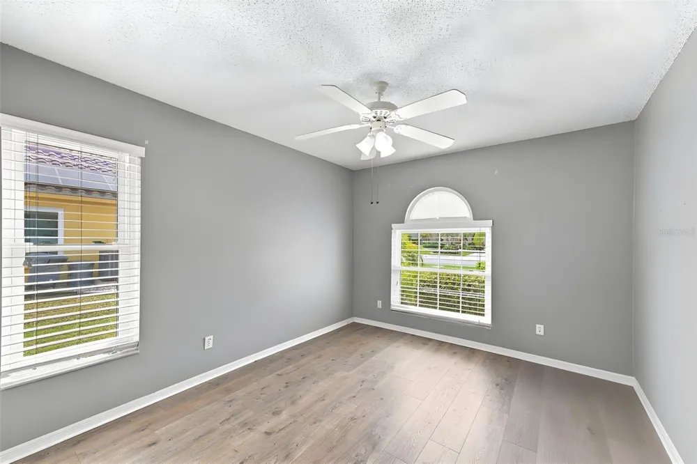 2252 NEW BEDFORD DRIVE Sun City Center, FL 33573