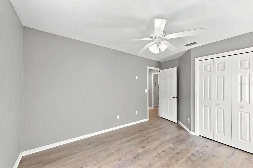 2252 NEW BEDFORD DRIVE Sun City Center, FL 33573
