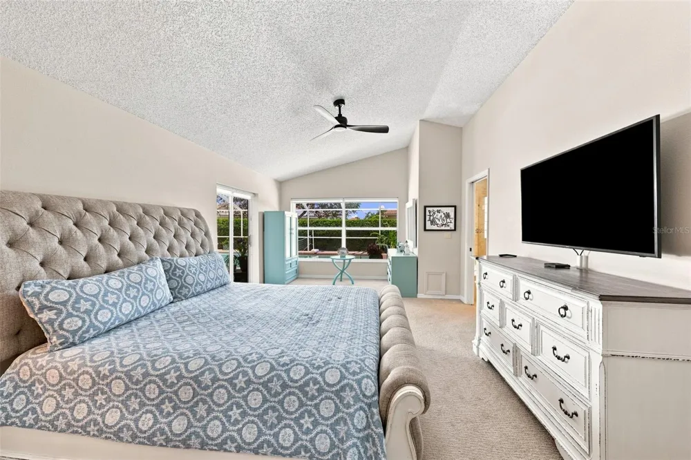 2252 NEW BEDFORD DRIVE Sun City Center, FL 33573