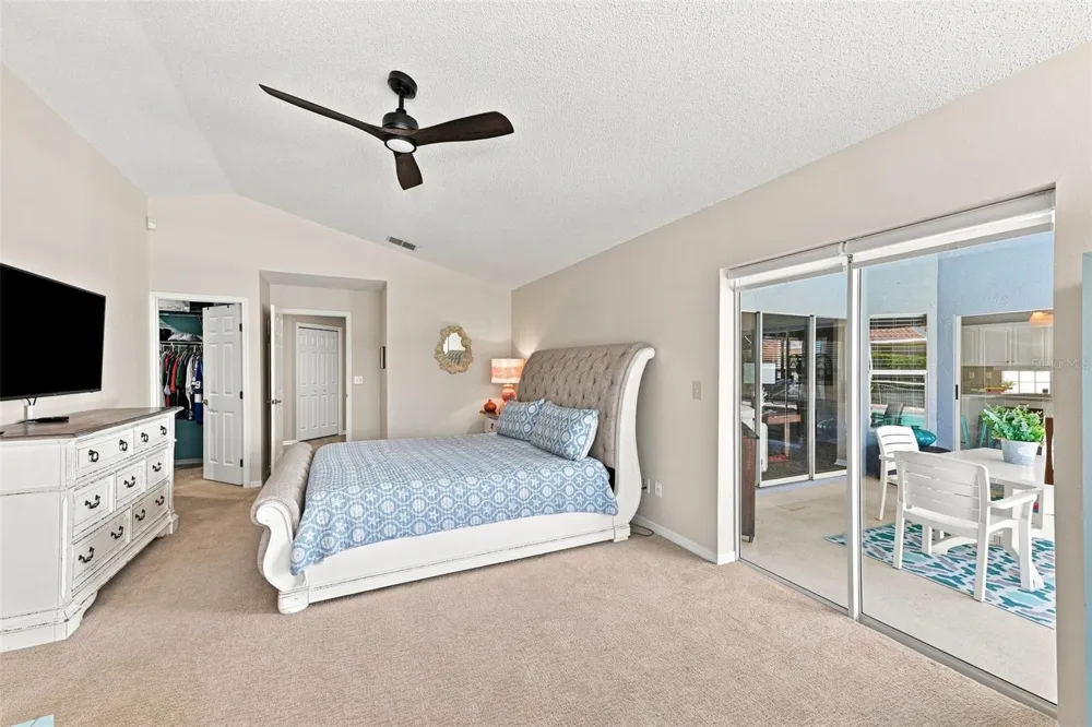 2252 NEW BEDFORD DRIVE Sun City Center, FL 33573
