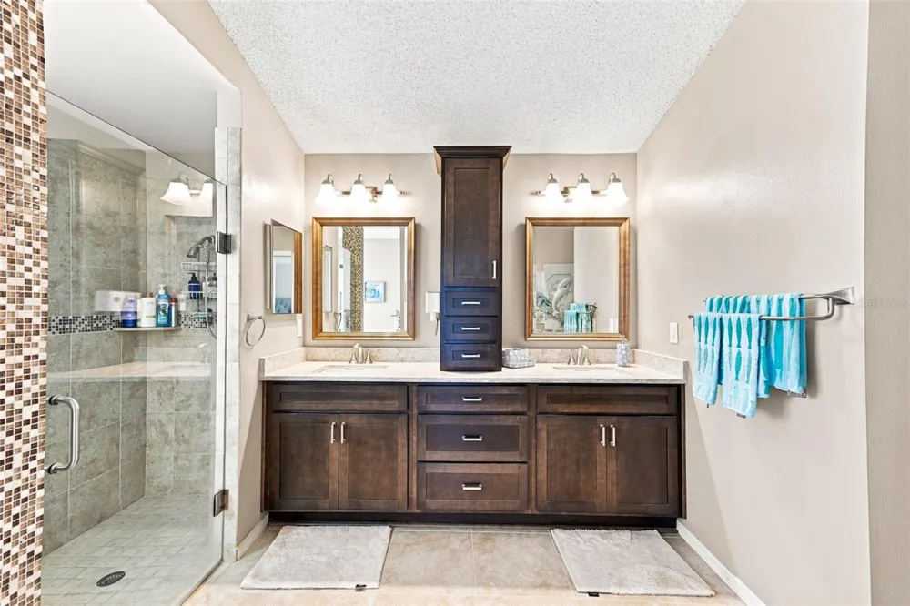 2252 NEW BEDFORD DRIVE Sun City Center, FL 33573