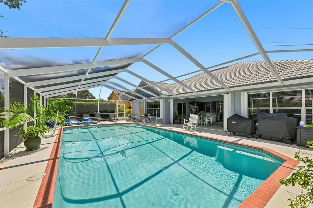2252 NEW BEDFORD DRIVE Sun City Center, FL 33573
