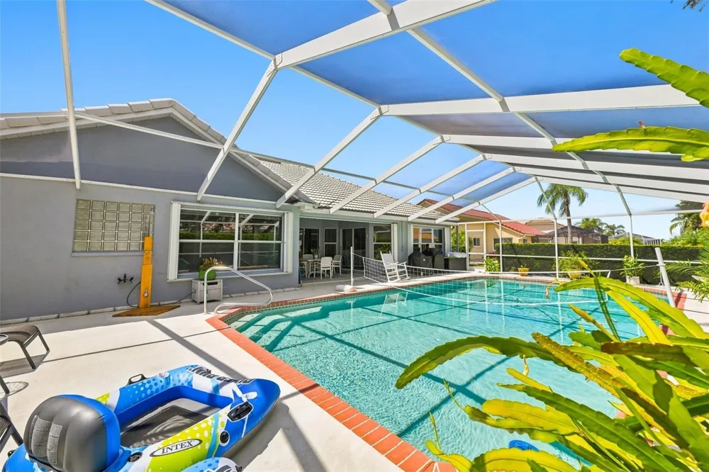 2252 NEW BEDFORD DRIVE Sun City Center, FL 33573