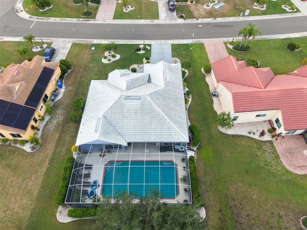2252 NEW BEDFORD DRIVE Sun City Center, FL 33573