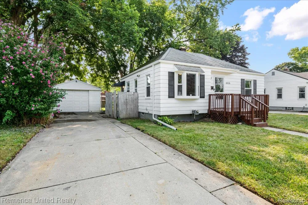 28526 Brentwood Street Southfield City, MI 48076