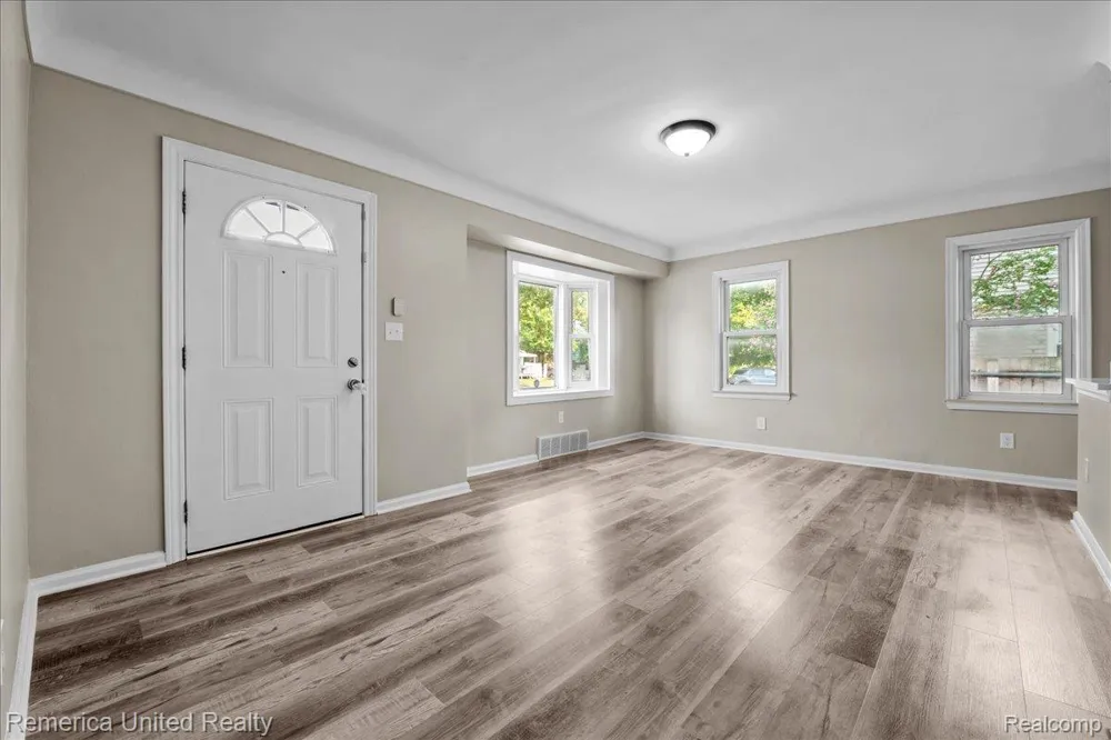 28526 Brentwood Street Southfield City, MI 48076