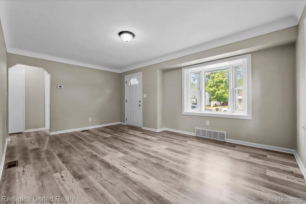 28526 Brentwood Street Southfield City, MI 48076