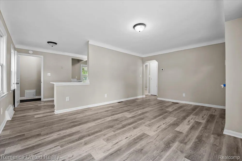 28526 Brentwood Street Southfield City, MI 48076