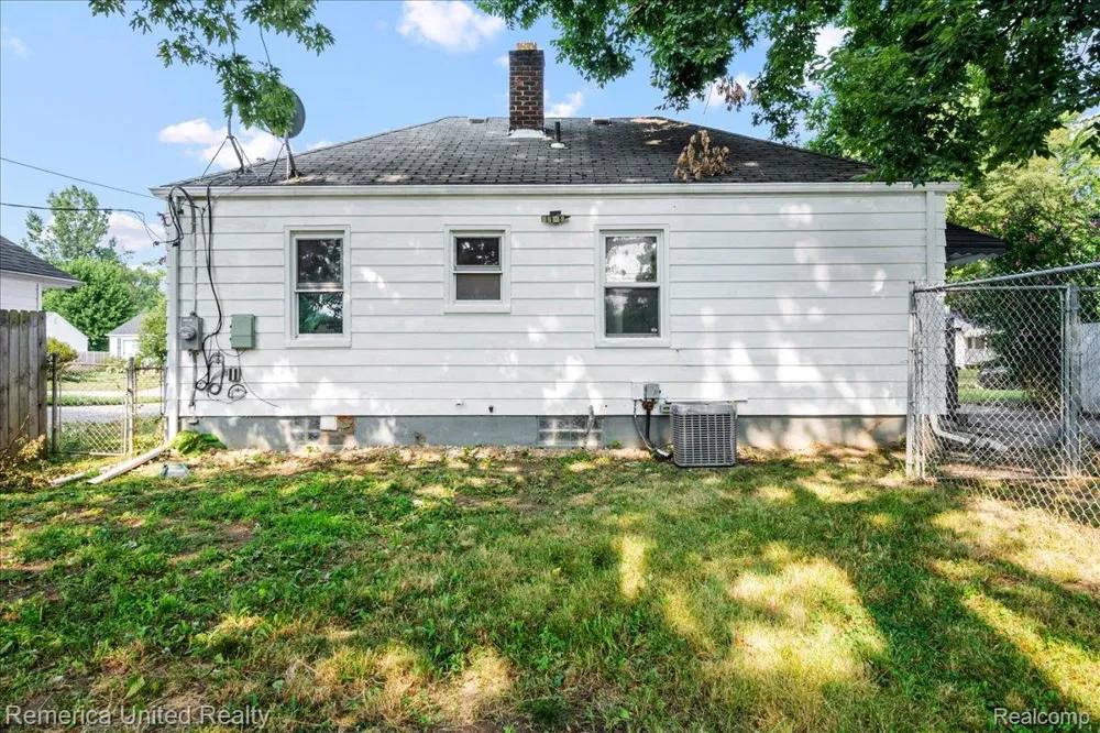 28526 Brentwood Street Southfield City, MI 48076