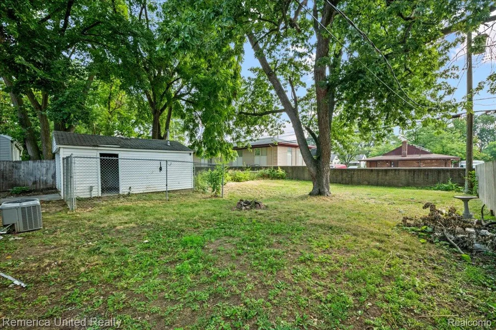 28526 Brentwood Street Southfield City, MI 48076