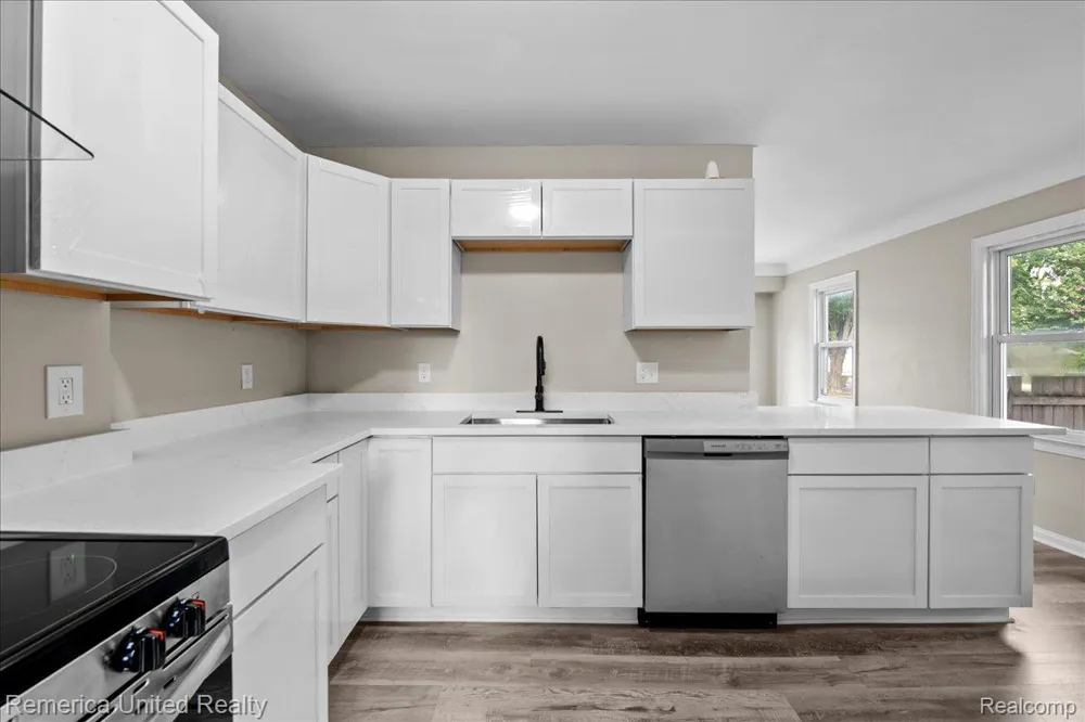 28526 Brentwood Street Southfield City, MI 48076