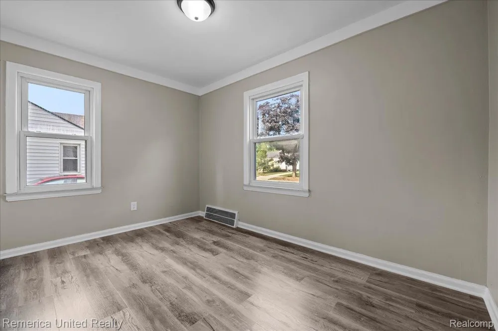 28526 Brentwood Street Southfield City, MI 48076