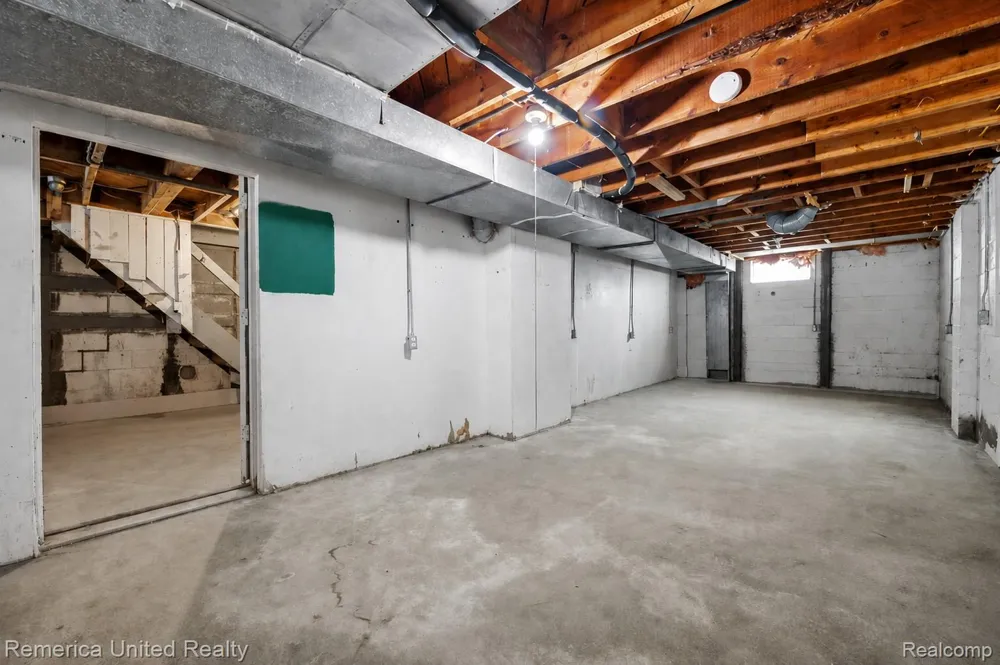 28526 Brentwood Street Southfield City, MI 48076