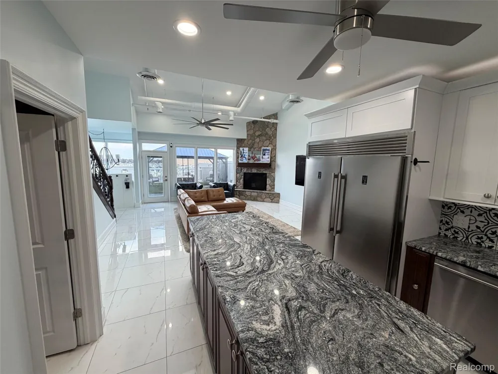 43 Sea Ray Boulevard #18 Harrison Charter Township, MI 48045