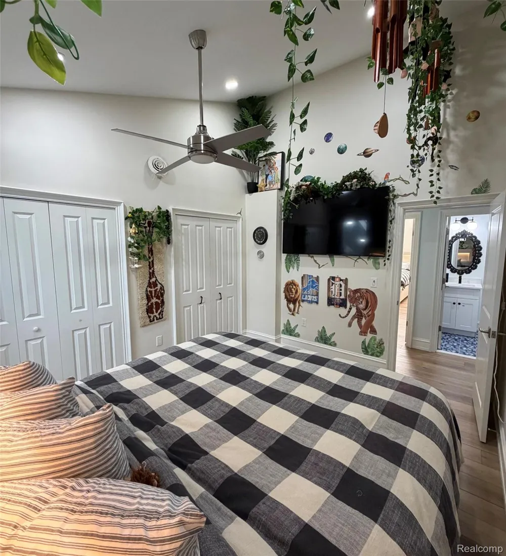43 Sea Ray Boulevard #18 Harrison Charter Township, MI 48045