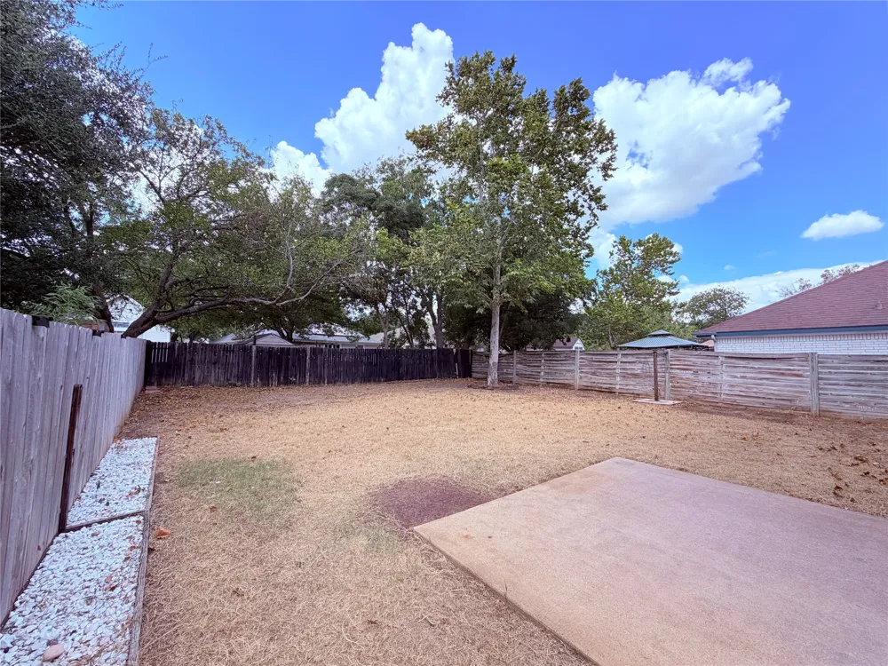 1605 Parkwood Drive Leander, TX 78641