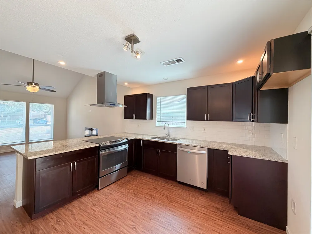 1605 Parkwood Drive Leander, TX 78641