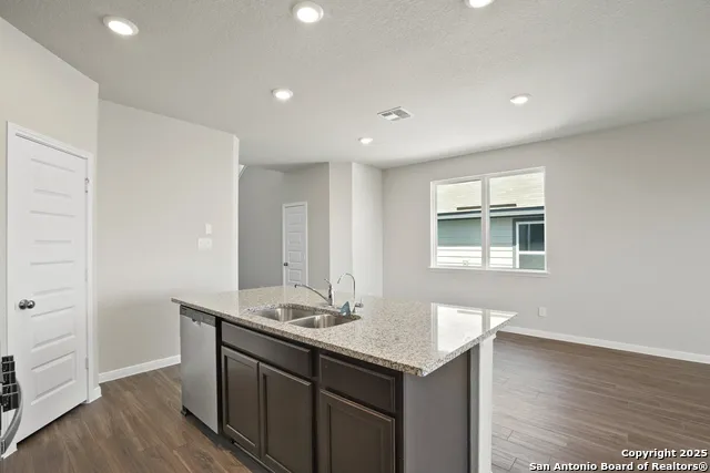 8806 Black Oak Drive Elmendorf, TX 78112