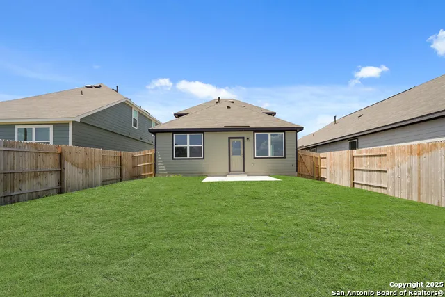8806 Black Oak Drive Elmendorf, TX 78112
