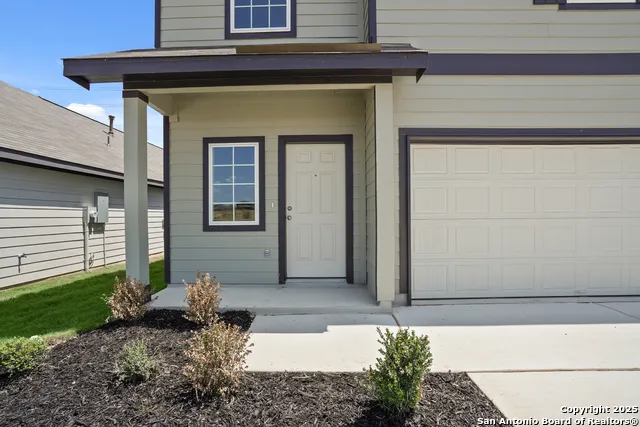 8806 Black Oak Drive Elmendorf, TX 78112