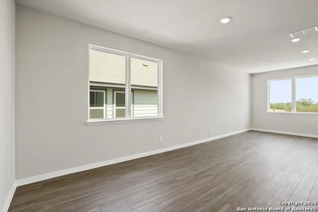 8806 Black Oak Drive Elmendorf, TX 78112