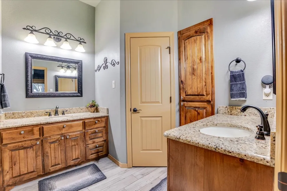 115 Turnberry Loop Graford, TX 76449
