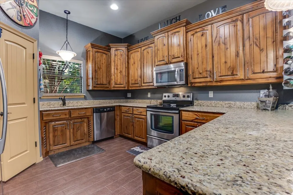 115 Turnberry Loop Graford, TX 76449