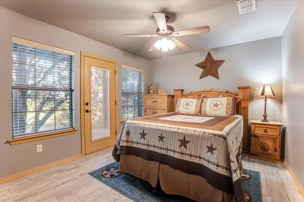 115 Turnberry Loop Graford, TX 76449
