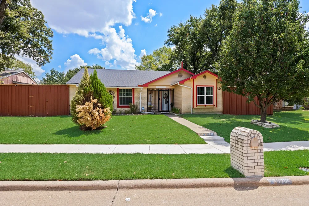 1706 Eastcliff Drive Dallas, TX 75217