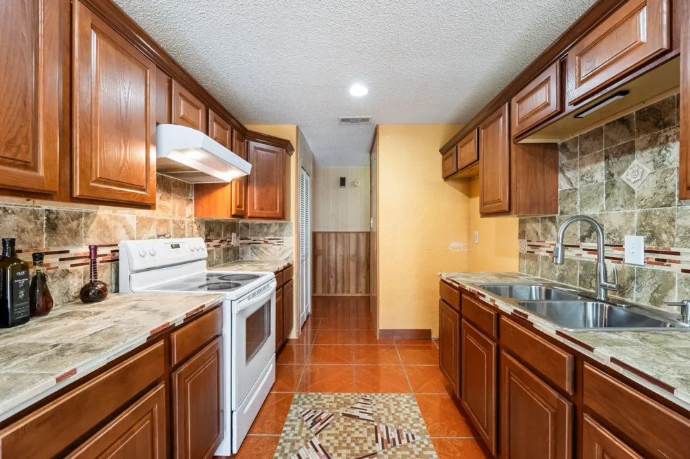 1706 Eastcliff Drive Dallas, TX 75217