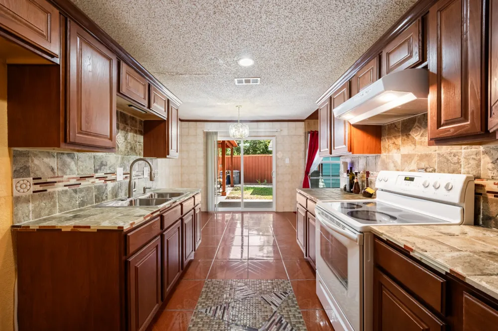 1706 Eastcliff Drive Dallas, TX 75217