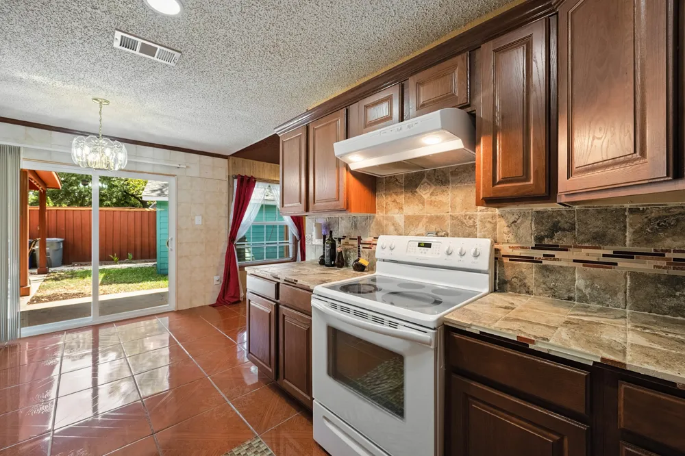 1706 Eastcliff Drive Dallas, TX 75217