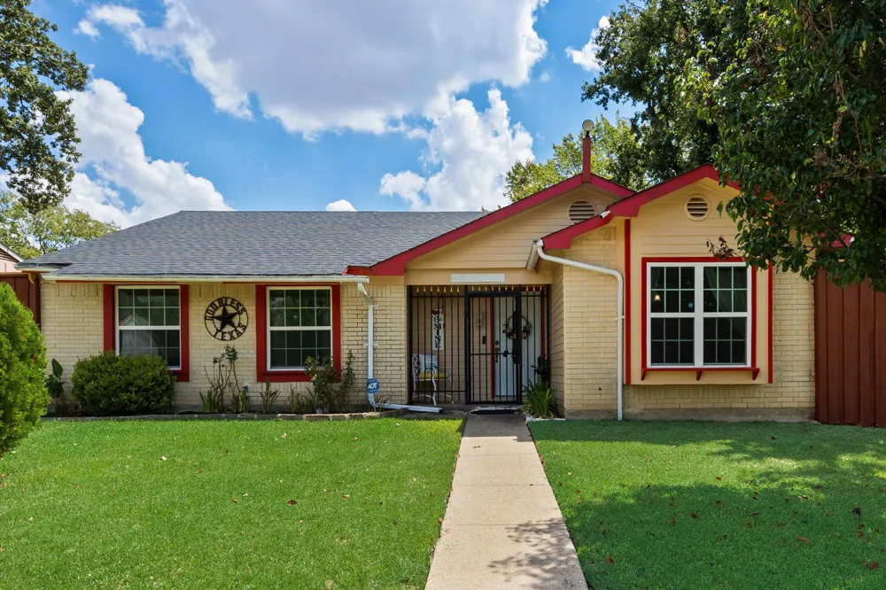 1706 Eastcliff Drive Dallas, TX 75217