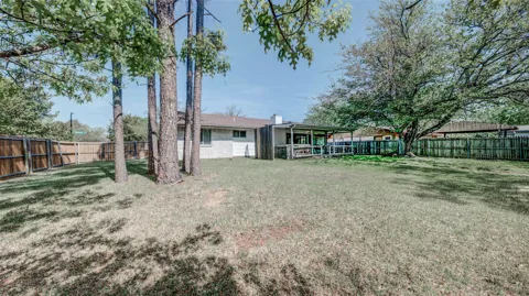 638 Cranbrook Park