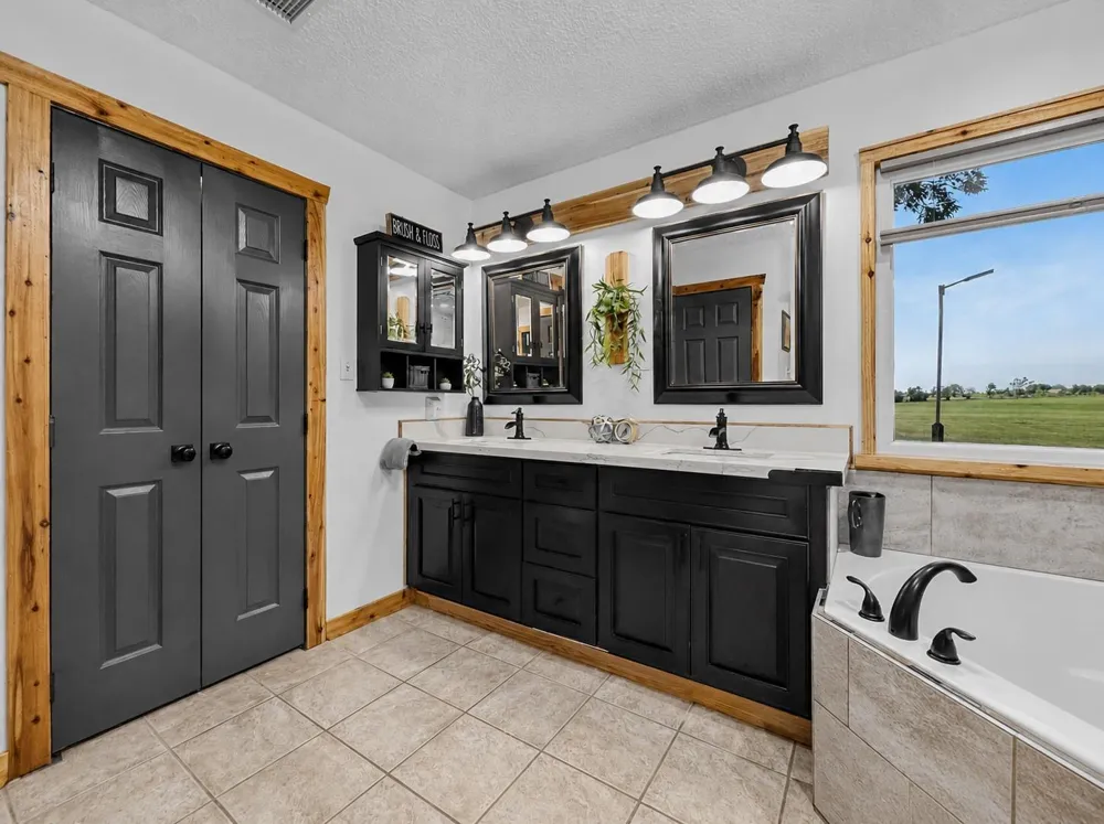 19023 Frey Road Hempstead, TX 77445