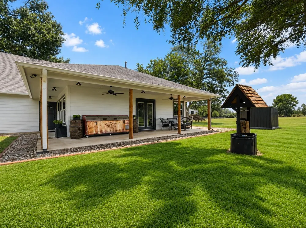 19023 Frey Road Hempstead, TX 77445