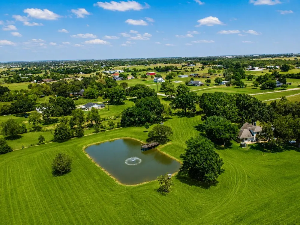 19023 Frey Road Hempstead, TX 77445
