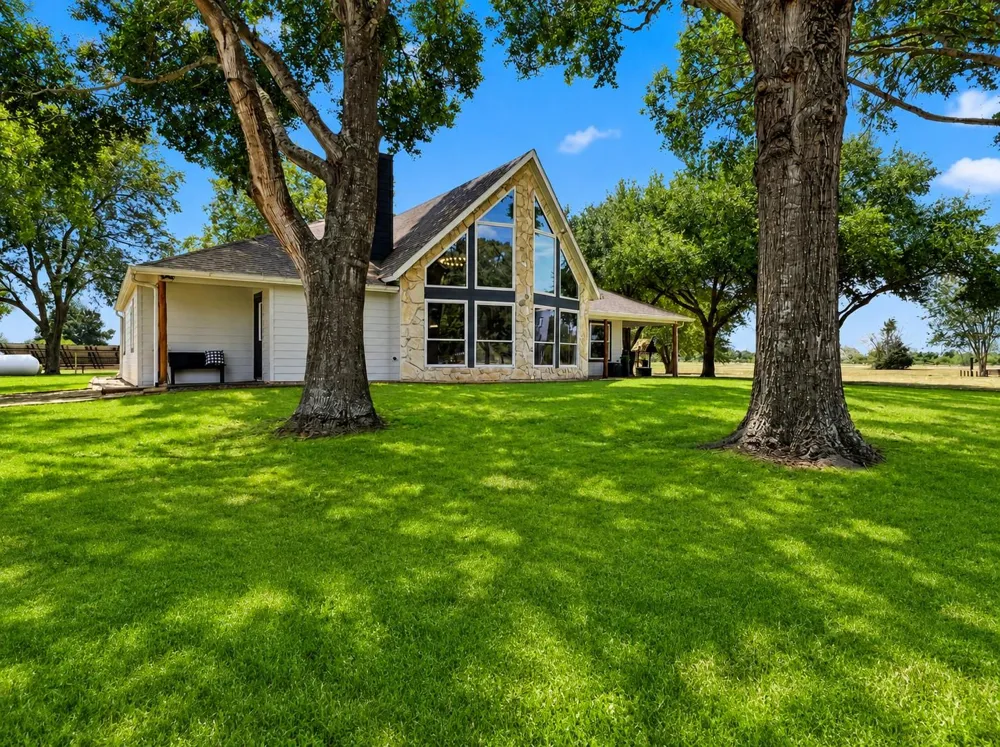 19023 Frey Road Hempstead, TX 77445