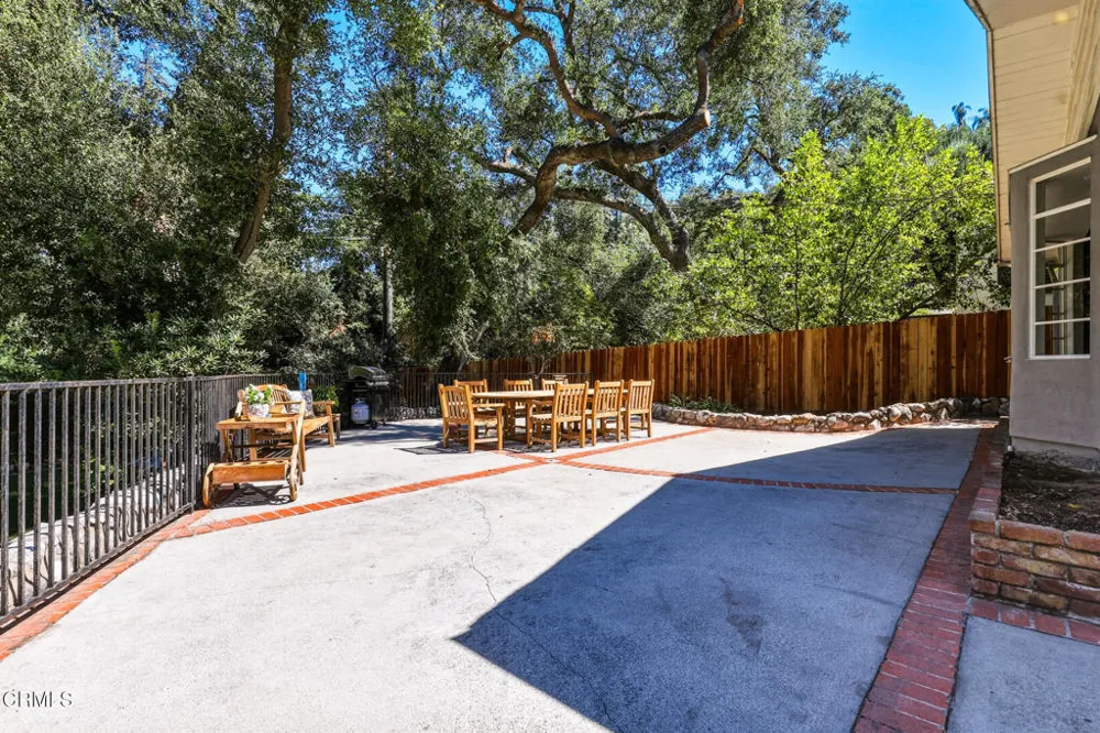 4292 Mesa Vista Drive La Canada Flintridge, CA 91011