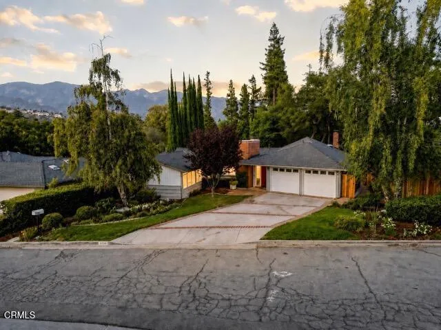 4292 Mesa Vista Drive La Canada Flintridge, CA 91011