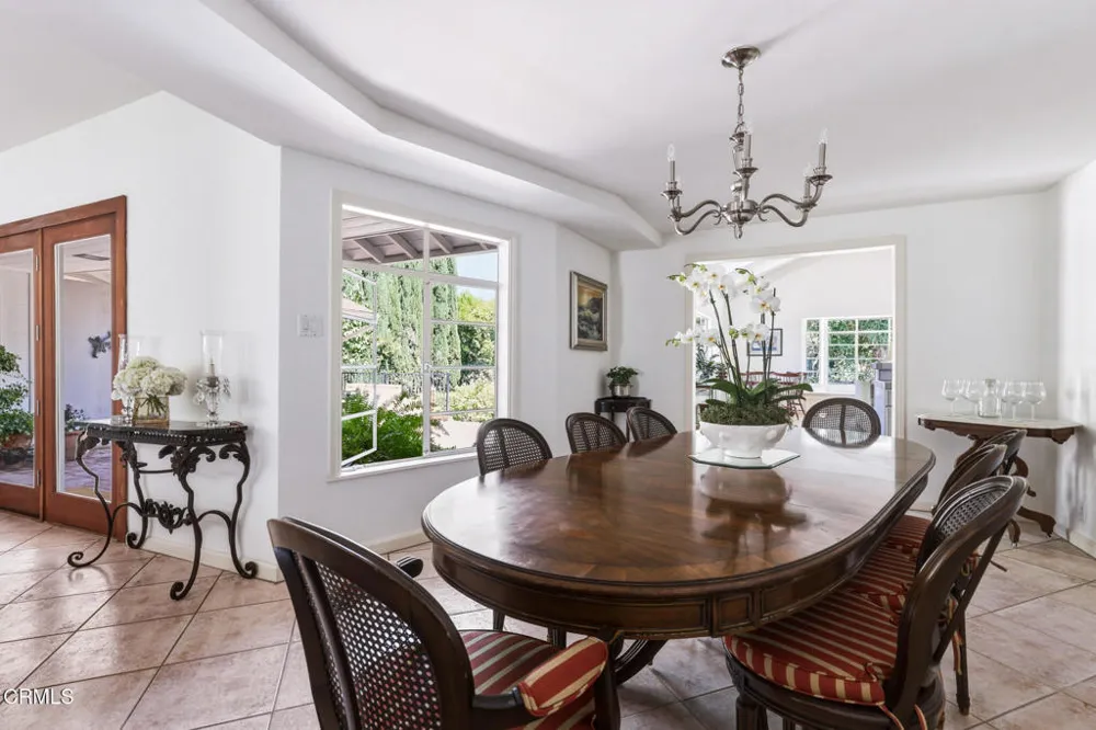 4292 Mesa Vista Drive La Canada Flintridge, CA 91011