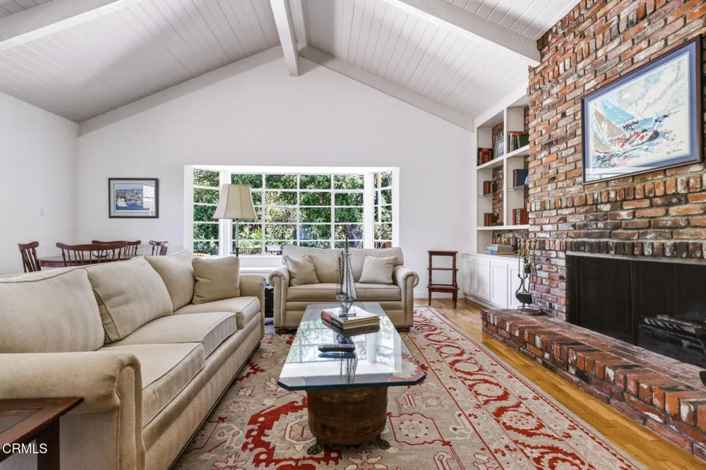 4292 Mesa Vista Drive La Canada Flintridge, CA 91011