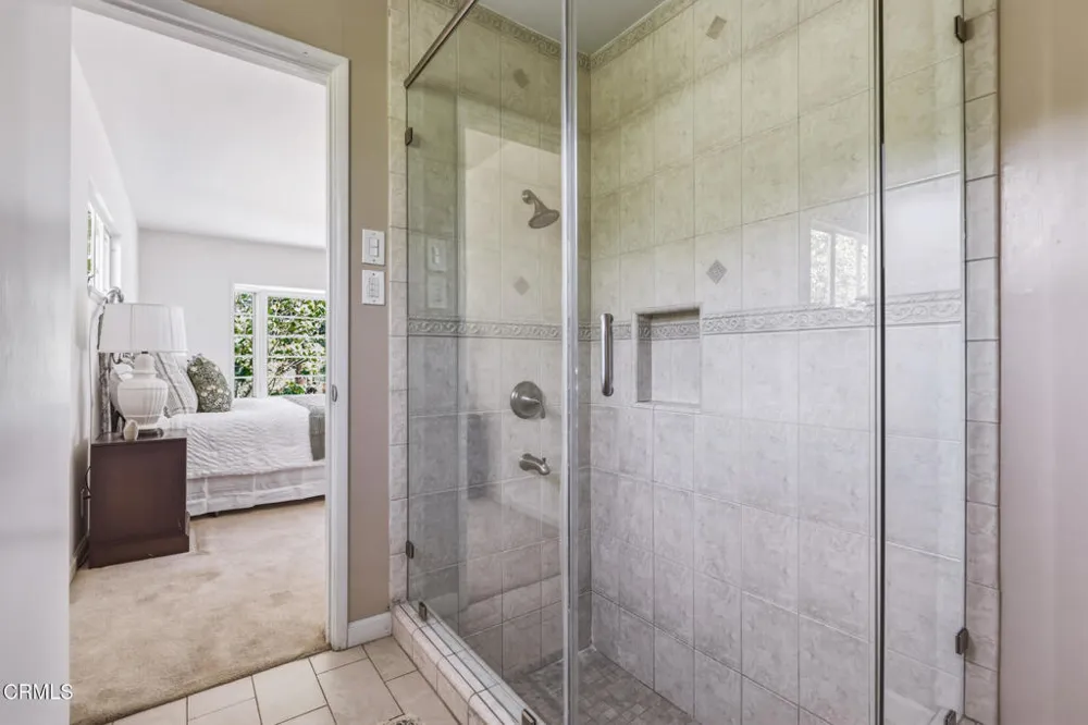 4292 Mesa Vista Drive La Canada Flintridge, CA 91011