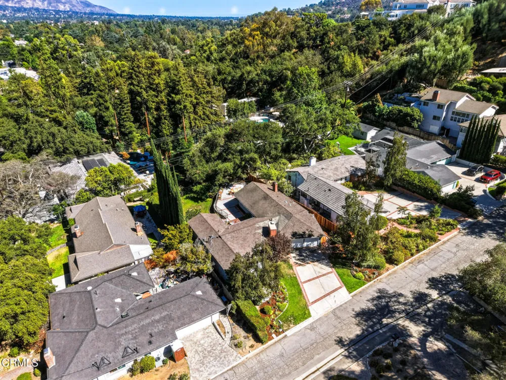 4292 Mesa Vista Drive La Canada Flintridge, CA 91011